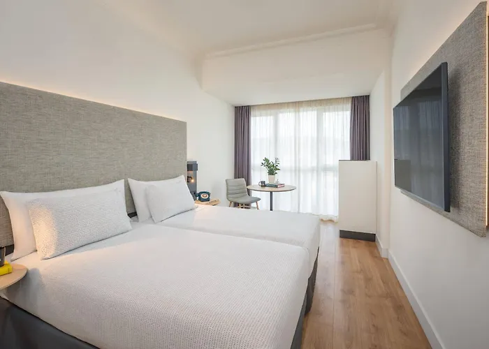 Innside By Melia San Sebastian Orly 4*