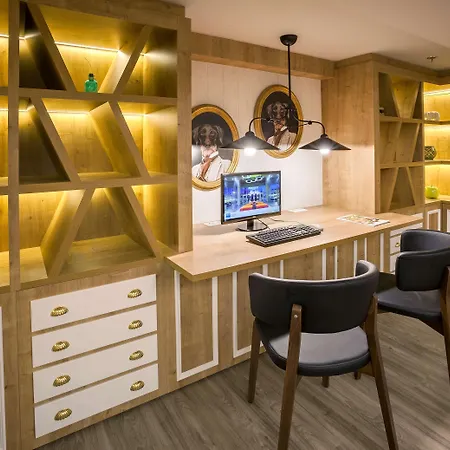 Otel Orly, Affiliated By Melia
