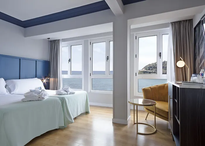 Отель Innside By Melia San Sebastian Orly 4*