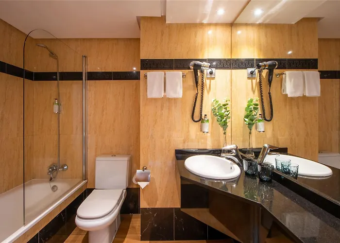 Отель Innside By Melia San Sebastian Orly 4*