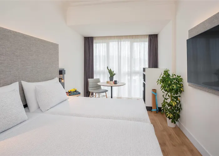 Innside By Melia San Sebastian Orly 4*